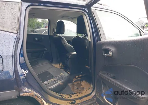 2018 Jeep Compass Latitude 4X4 from USA, damaged, VIN 3C4NJDBB9JT185159